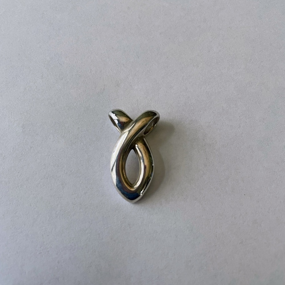 James Avery Retired and Rare Ichthus Fish Sterling Silver Pendant UNISEX